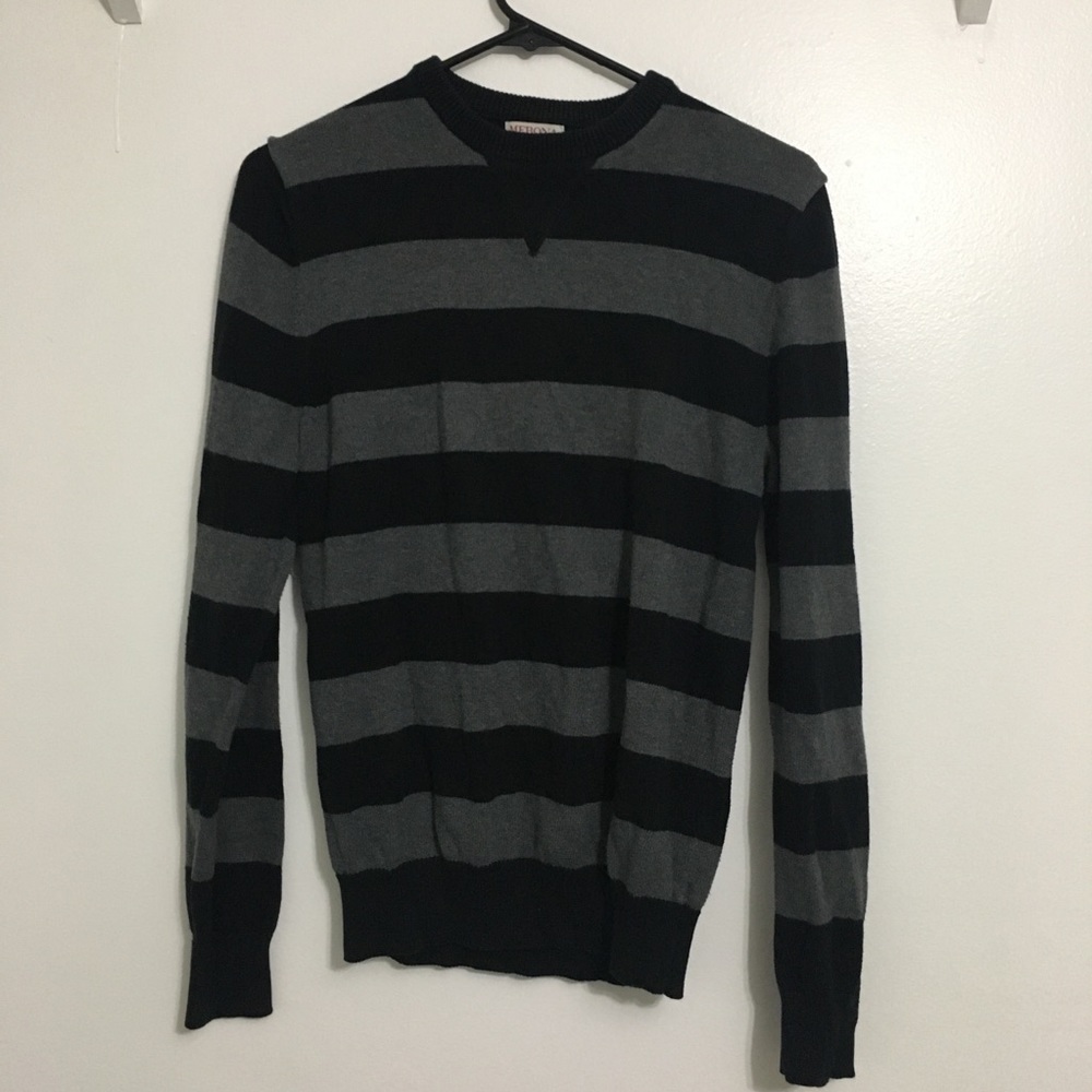 Black and gray sweater